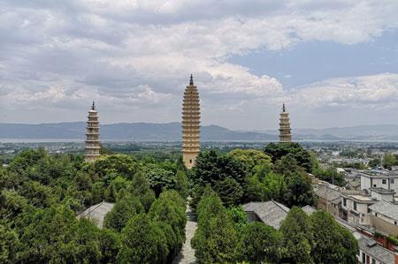 Три пагоды, Дали