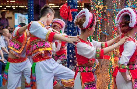 Народность бай, Дали