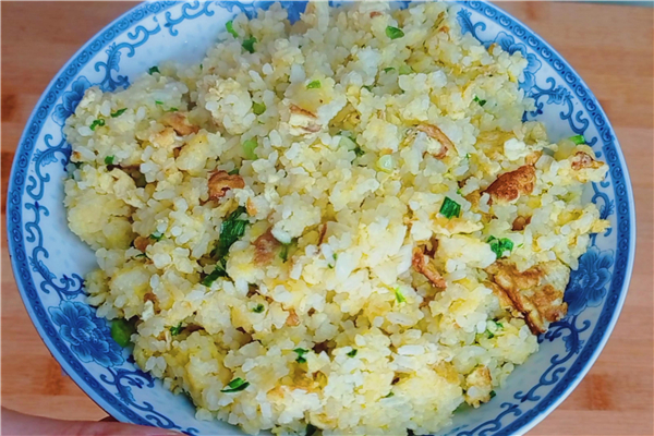 Как приготовить жареный рис с кукурузой и яйцом